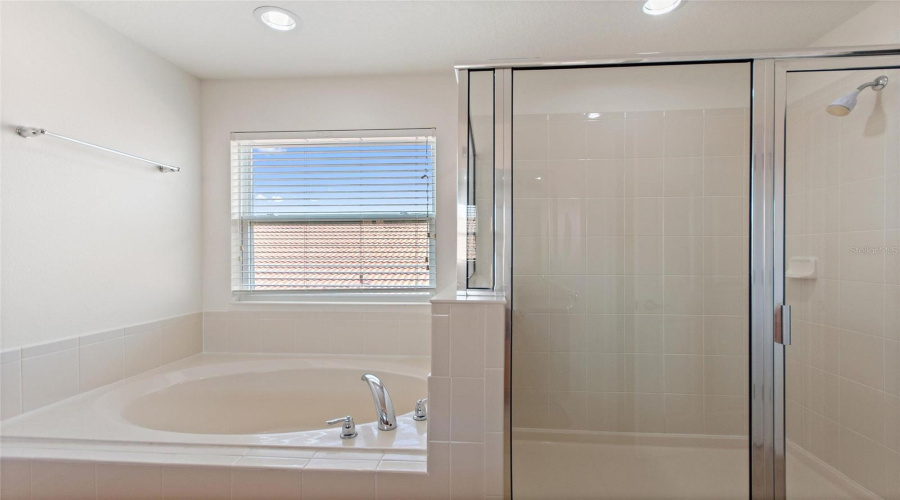 DAVENPORT, Florida 33837, 5 Bedrooms Bedrooms, ,4 BathroomsBathrooms,Residential,For Sale,MIRO,0,MFRO6319184