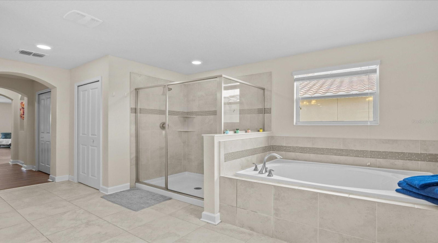 Luxurious Owners' Bathroom