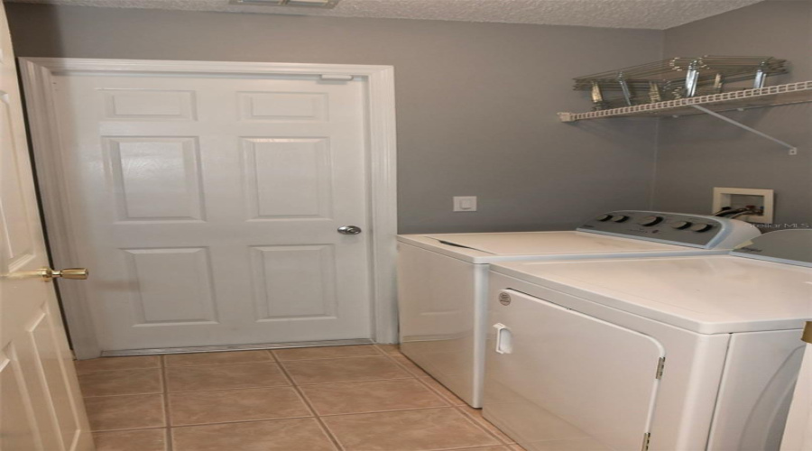 KISSIMMEE, Florida 34747, 4 Bedrooms Bedrooms, ,3 BathroomsBathrooms,Residential,For Sale,PLAYING OTTER,MFRS5129194