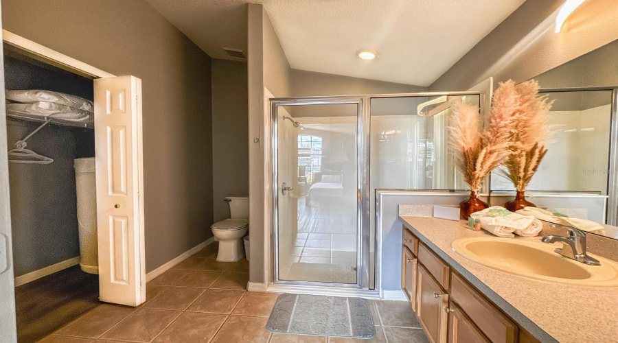 KISSIMMEE, Florida 34747, 4 Bedrooms Bedrooms, ,3 BathroomsBathrooms,Residential,For Sale,PLAYING OTTER,MFRS5129194