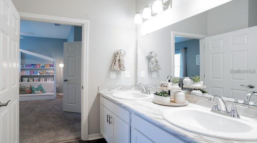 DAVENPORT, Florida 33837, 4 Bedrooms Bedrooms, ,2 BathroomsBathrooms,Residential,For Sale,FLEUR,MFRL4953831