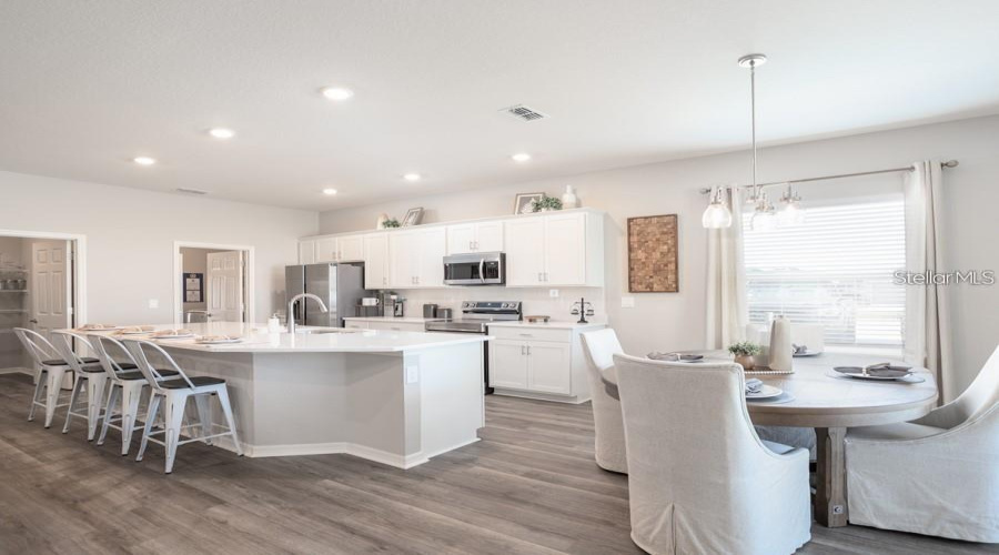 DAVENPORT, Florida 33837, 4 Bedrooms Bedrooms, ,2 BathroomsBathrooms,Residential,For Sale,FLEUR,MFRL4953831