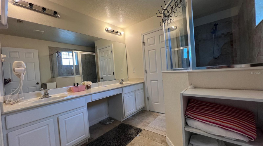 KISSIMMEE, Florida 34746, 4 Bedrooms Bedrooms, ,3 BathroomsBathrooms,Residential,For Sale,LAS FUENTES,MFRO6316203