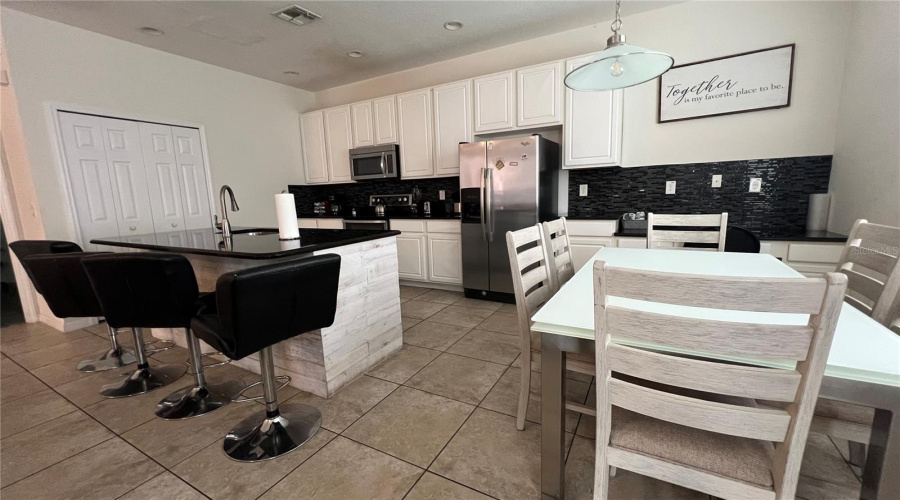 KISSIMMEE, Florida 34746, 4 Bedrooms Bedrooms, ,3 BathroomsBathrooms,Residential,For Sale,LAS FUENTES,MFRO6316203