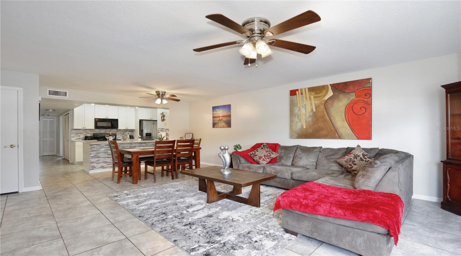 KISSIMMEE, Florida 34747, 3 Bedrooms Bedrooms, ,2 BathroomsBathrooms,Residential,For Sale,KNIGHTSBRIDGE,MFRO6319115