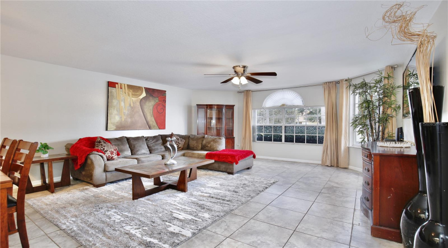 KISSIMMEE, Florida 34747, 3 Bedrooms Bedrooms, ,2 BathroomsBathrooms,Residential,For Sale,KNIGHTSBRIDGE,MFRO6319115