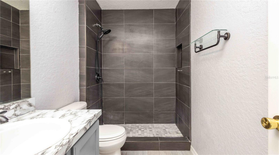 DAVENPORT, Florida 33897, 5 Bedrooms Bedrooms, ,3 BathroomsBathrooms,Residential,For Sale,BLACKHEATH,MFRO6300809