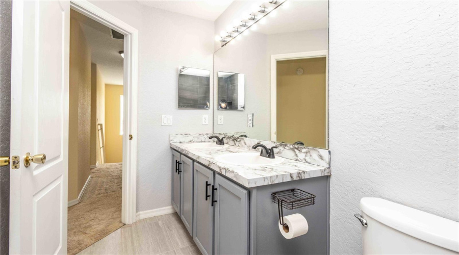 DAVENPORT, Florida 33897, 5 Bedrooms Bedrooms, ,3 BathroomsBathrooms,Residential,For Sale,BLACKHEATH,MFRO6300809