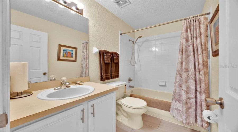 Upper Level Hall Bath