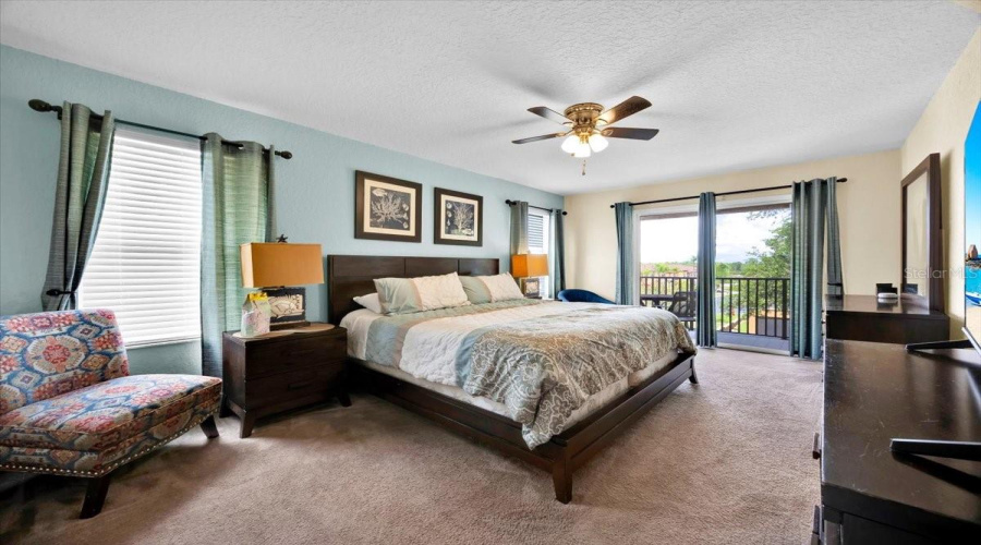 Primary Suite w/balcony
