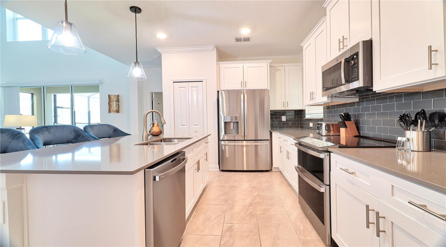 KISSIMMEE, Florida 34746, 5 Bedrooms Bedrooms, ,5 BathroomsBathrooms,Residential,For Sale,PETITION,0,MFRO6318882