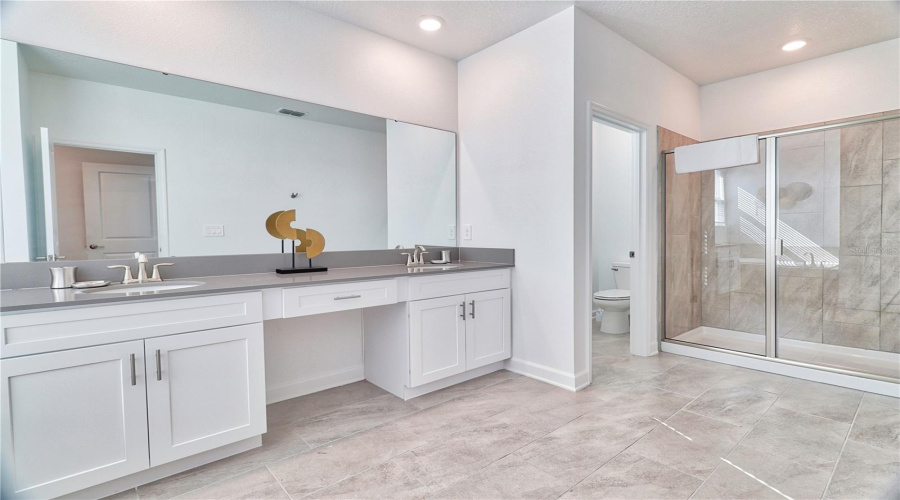 KISSIMMEE, Florida 34746, 5 Bedrooms Bedrooms, ,5 BathroomsBathrooms,Residential,For Sale,PETITION,0,MFRO6318882