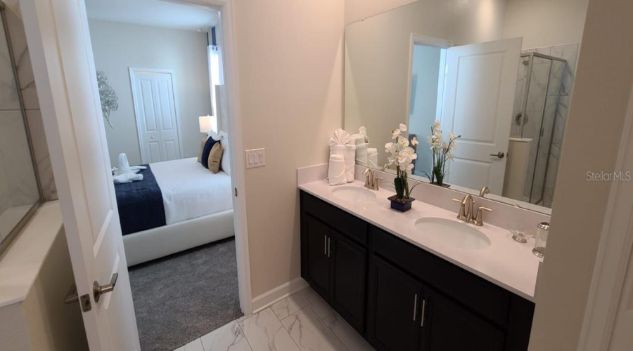 DAVENPORT, Florida 33896, 7 Bedrooms Bedrooms, ,5 BathroomsBathrooms,Residential,For Sale,CHALLENGE,0,MFRO6319610