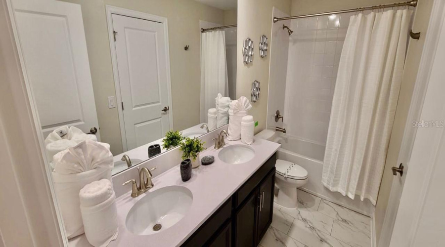 DAVENPORT, Florida 33896, 7 Bedrooms Bedrooms, ,5 BathroomsBathrooms,Residential,For Sale,CHALLENGE,0,MFRO6319610