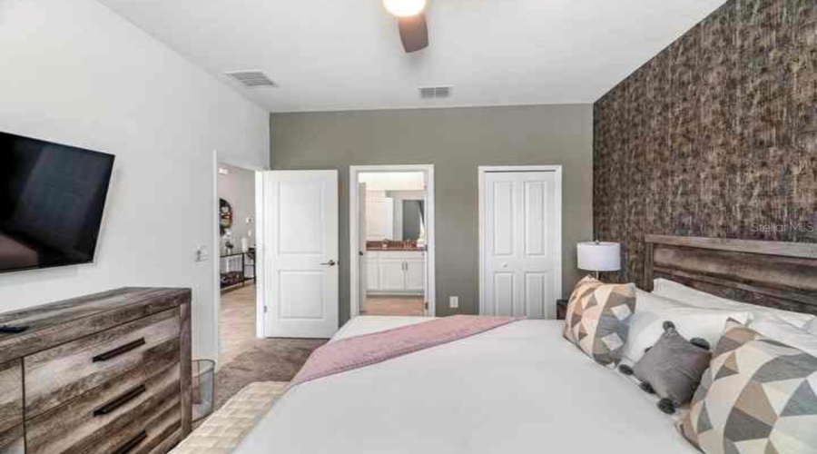 DAVENPORT, Florida 33896, 8 Bedrooms Bedrooms, ,5 BathroomsBathrooms,Residential,For Sale,SOMMERSET HILLS,MFRS5129299