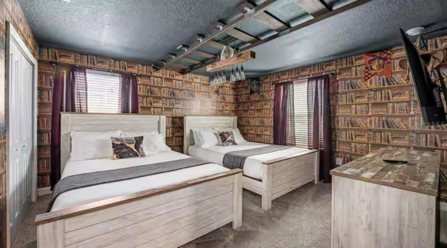 DAVENPORT, Florida 33896, 8 Bedrooms Bedrooms, ,5 BathroomsBathrooms,Residential,For Sale,SOMMERSET HILLS,MFRS5129299