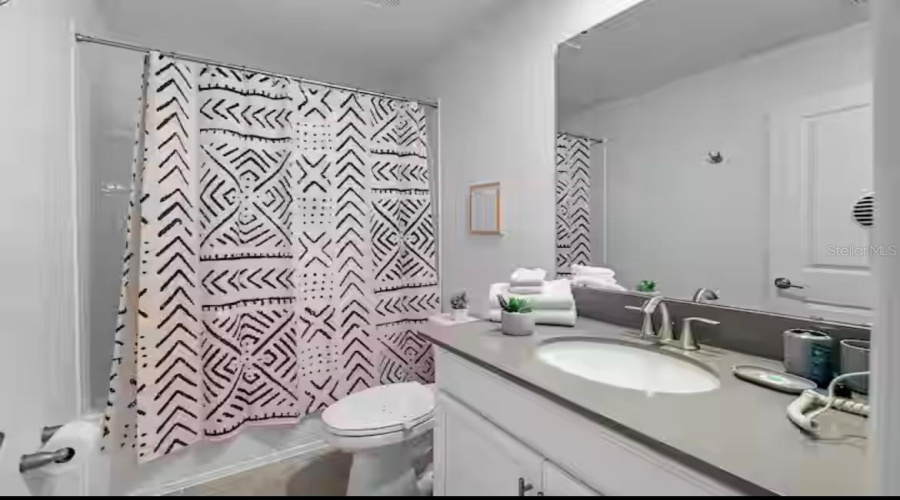 DAVENPORT, Florida 33896, 8 Bedrooms Bedrooms, ,5 BathroomsBathrooms,Residential,For Sale,SOMMERSET HILLS,MFRS5129299