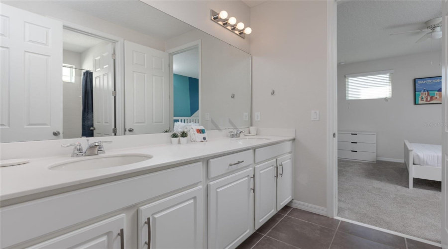 KISSIMMEE, Florida 34747, 5 Bedrooms Bedrooms, ,4 BathroomsBathrooms,Residential,For Sale,CARIBBEAN VIEW,0,MFRO6319663