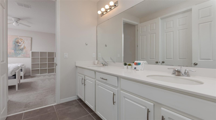 KISSIMMEE, Florida 34747, 5 Bedrooms Bedrooms, ,4 BathroomsBathrooms,Residential,For Sale,CARIBBEAN VIEW,0,MFRO6319663