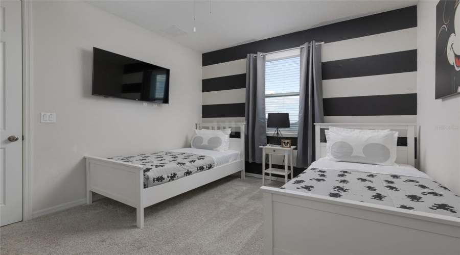 KISSIMMEE, Florida 34747, 5 Bedrooms Bedrooms, ,4 BathroomsBathrooms,Residential,For Sale,CARIBBEAN VIEW,0,MFRO6319663