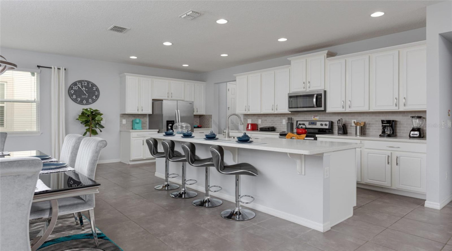 KISSIMMEE, Florida 34747, 5 Bedrooms Bedrooms, ,4 BathroomsBathrooms,Residential,For Sale,CARIBBEAN VIEW,0,MFRO6319663