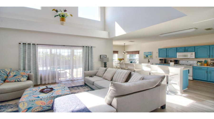 DAVENPORT, Florida 33897, 5 Bedrooms Bedrooms, ,4 BathroomsBathrooms,Residential,For Sale,BRIDGEWATER,0,MFRO6319825