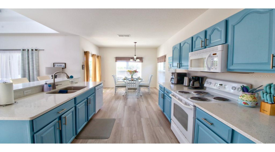 DAVENPORT, Florida 33897, 5 Bedrooms Bedrooms, ,4 BathroomsBathrooms,Residential,For Sale,BRIDGEWATER,0,MFRO6319825