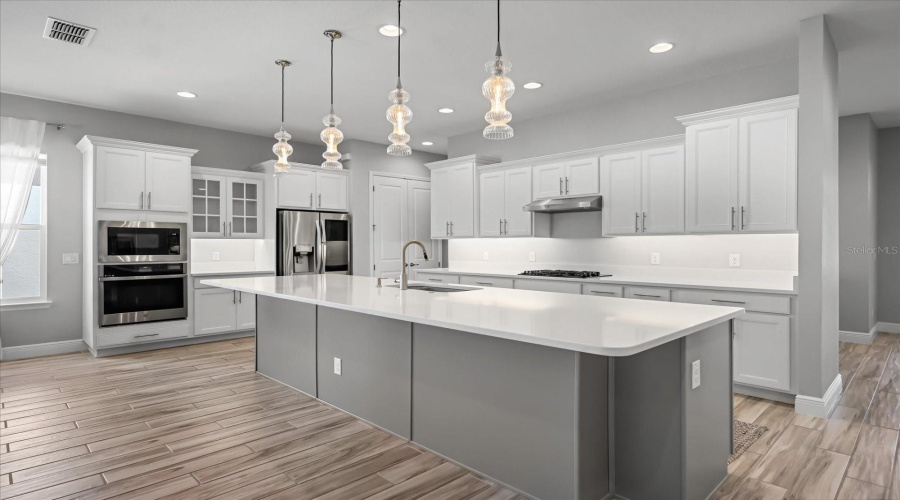 KISSIMMEE, Florida 34747, 3 Bedrooms Bedrooms, ,2 BathroomsBathrooms,Residential,For Sale,FOUR SEASONS,0,MFRO6316873