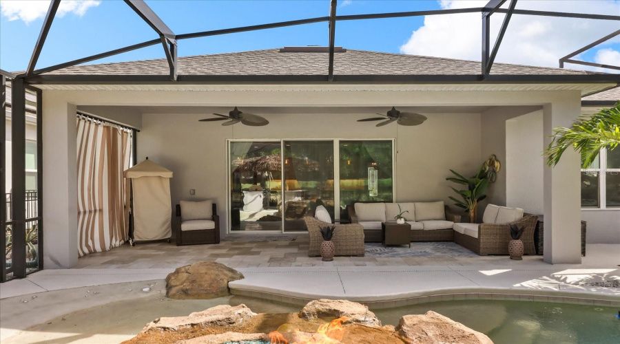 KISSIMMEE, Florida 34747, 3 Bedrooms Bedrooms, ,2 BathroomsBathrooms,Residential,For Sale,FOUR SEASONS,0,MFRO6316873