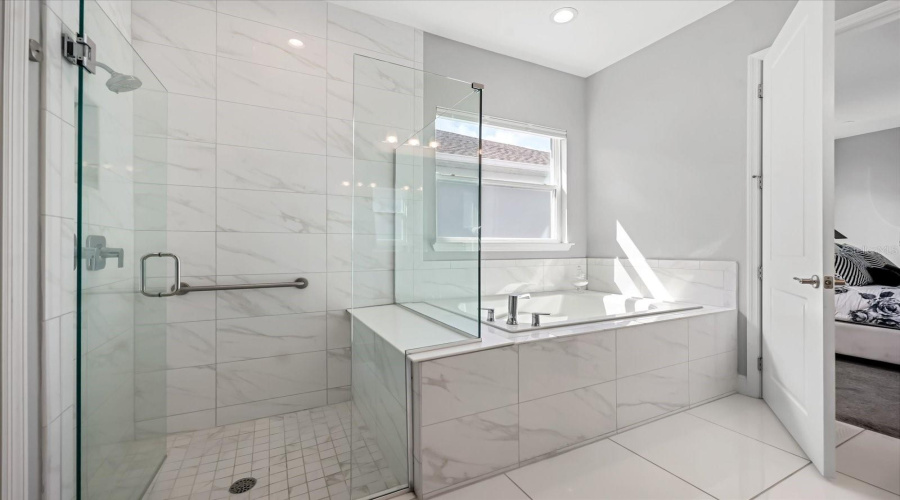 KISSIMMEE, Florida 34747, 3 Bedrooms Bedrooms, ,2 BathroomsBathrooms,Residential,For Sale,FOUR SEASONS,0,MFRO6316873