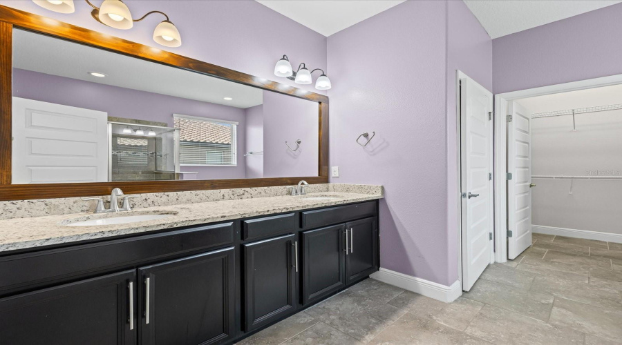 Luxurious Owners' Bath
