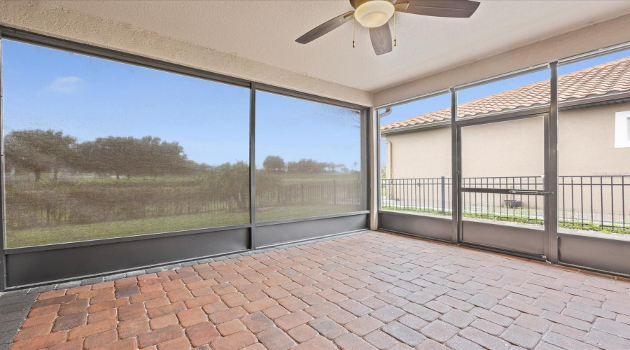 Remote, motorized privacy screen