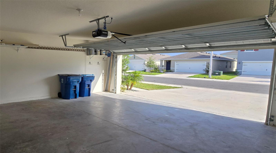 DAVENPORT, Florida 33837, 5 Bedrooms Bedrooms, ,3 BathroomsBathrooms,Residential,For Sale,NUMA FALLS,0,MFRS5128944