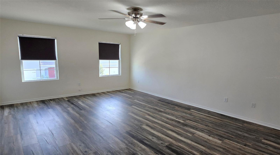 DAVENPORT, Florida 33837, 5 Bedrooms Bedrooms, ,3 BathroomsBathrooms,Residential,For Sale,NUMA FALLS,0,MFRS5128944