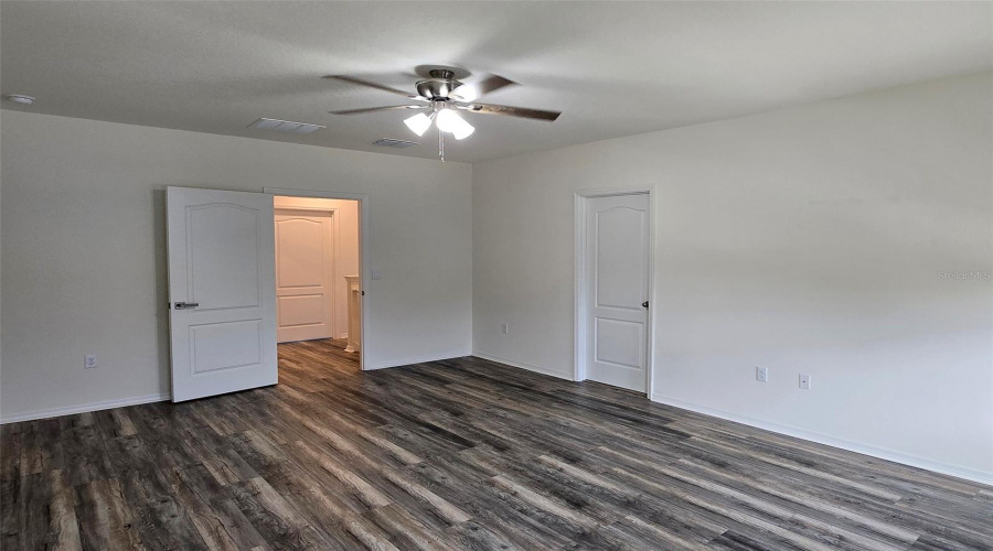 DAVENPORT, Florida 33837, 5 Bedrooms Bedrooms, ,3 BathroomsBathrooms,Residential,For Sale,NUMA FALLS,0,MFRS5128944