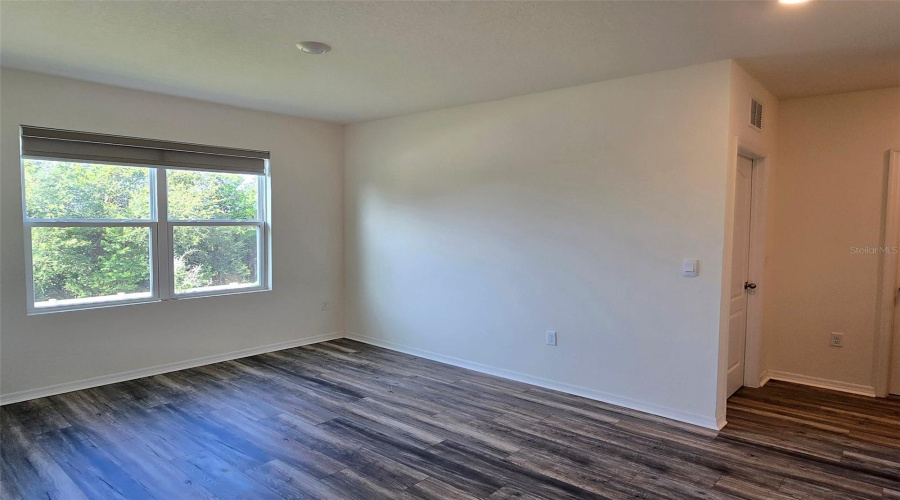 DAVENPORT, Florida 33837, 5 Bedrooms Bedrooms, ,3 BathroomsBathrooms,Residential,For Sale,NUMA FALLS,0,MFRS5128944