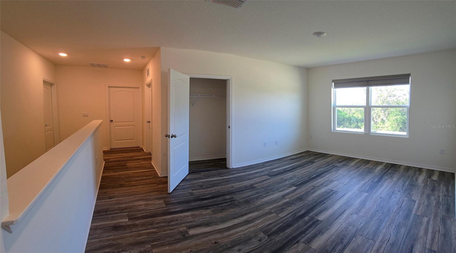DAVENPORT, Florida 33837, 5 Bedrooms Bedrooms, ,3 BathroomsBathrooms,Residential,For Sale,NUMA FALLS,0,MFRS5128944