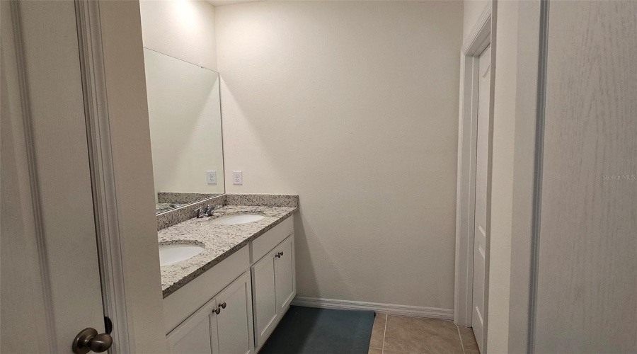 DAVENPORT, Florida 33837, 5 Bedrooms Bedrooms, ,3 BathroomsBathrooms,Residential,For Sale,NUMA FALLS,0,MFRS5128944