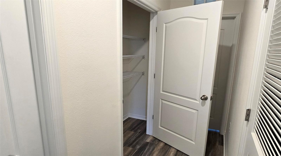 DAVENPORT, Florida 33837, 5 Bedrooms Bedrooms, ,3 BathroomsBathrooms,Residential,For Sale,NUMA FALLS,0,MFRS5128944