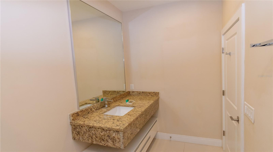 KISSIMMEE, Florida 34747, 4 Bedrooms Bedrooms, ,4 BathroomsBathrooms,Residential,For Sale,RECIFE,0,MFRS5129226