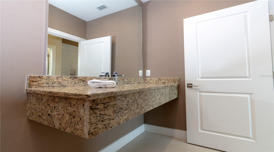 KISSIMMEE, Florida 34747, 4 Bedrooms Bedrooms, ,4 BathroomsBathrooms,Residential,For Sale,RECIFE,0,MFRS5129226