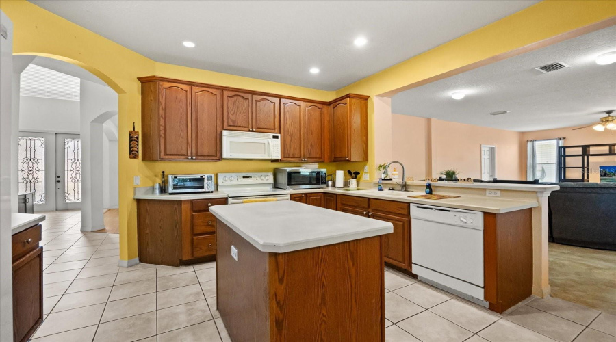 KISSIMMEE, Florida 34746, 5 Bedrooms Bedrooms, ,4 BathroomsBathrooms,Residential,For Sale,CHAPALA,0,MFRO6319320
