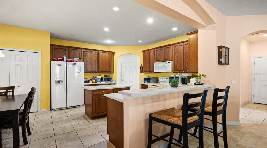 KISSIMMEE, Florida 34746, 5 Bedrooms Bedrooms, ,4 BathroomsBathrooms,Residential,For Sale,CHAPALA,0,MFRO6319320