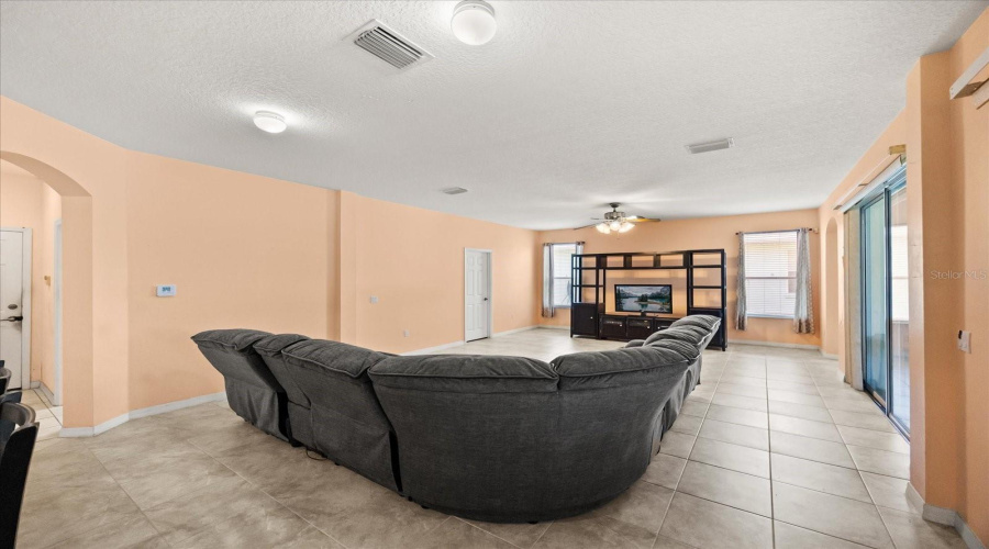 KISSIMMEE, Florida 34746, 5 Bedrooms Bedrooms, ,4 BathroomsBathrooms,Residential,For Sale,CHAPALA,0,MFRO6319320