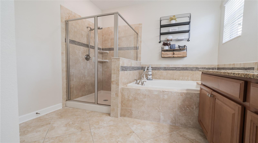 DAVENPORT, Florida 33837, 4 Bedrooms Bedrooms, ,3 BathroomsBathrooms,Residential,For Sale,CORTLAND,0,MFRS5129298