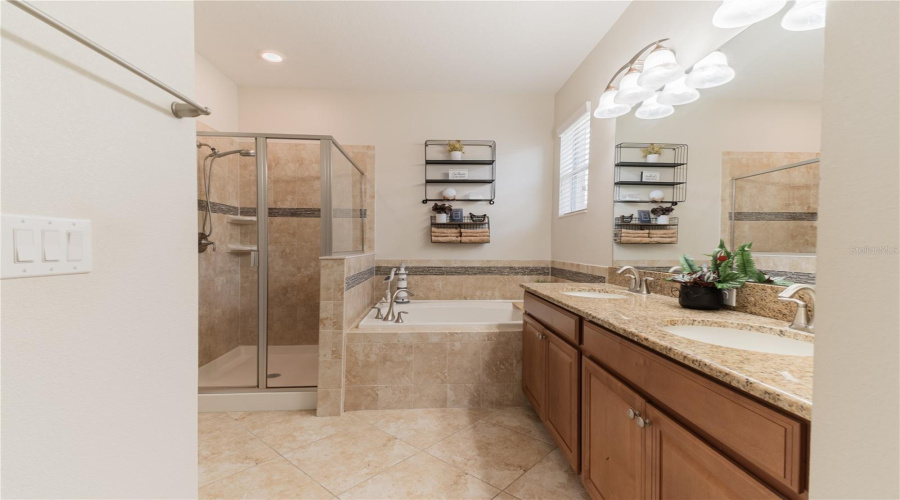 DAVENPORT, Florida 33837, 4 Bedrooms Bedrooms, ,3 BathroomsBathrooms,Residential,For Sale,CORTLAND,0,MFRS5129298