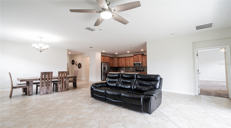DAVENPORT, Florida 33837, 4 Bedrooms Bedrooms, ,3 BathroomsBathrooms,Residential,For Sale,CORTLAND,0,MFRS5129298