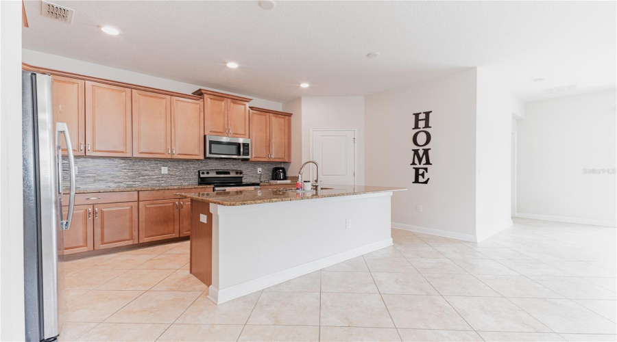 DAVENPORT, Florida 33837, 4 Bedrooms Bedrooms, ,3 BathroomsBathrooms,Residential,For Sale,CORTLAND,0,MFRS5129298