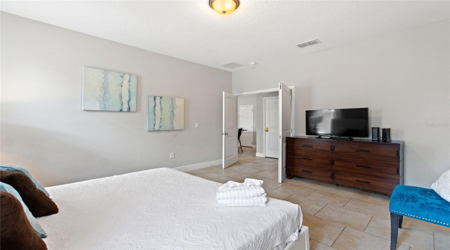 DAVENPORT, Florida 33837, 5 Bedrooms Bedrooms, ,4 BathroomsBathrooms,Residential,For Sale,OAKBOURNE,0,MFRO6320066