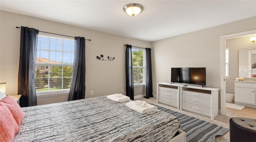 DAVENPORT, Florida 33837, 5 Bedrooms Bedrooms, ,4 BathroomsBathrooms,Residential,For Sale,OAKBOURNE,0,MFRO6320066